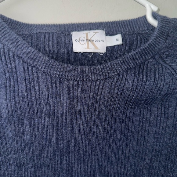 Calvin Klein ~ Women’s Jeans Ribbed Pattern Dark Blue sweater In Medium - Picture 4 of 4